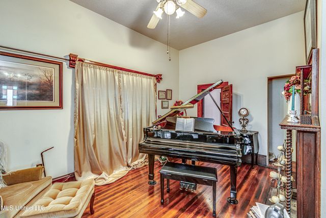 502 E Georgetown Street, Crystal Springs, MS 39059
