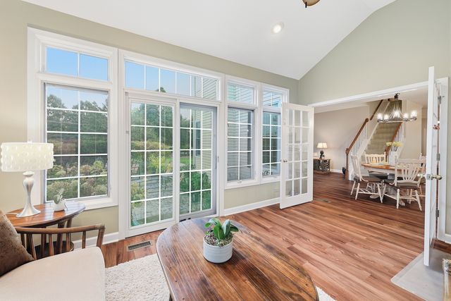 1 Fernwood Court, Algonquin, IL 60102