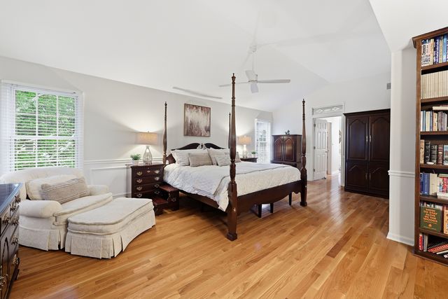 1 Fernwood Court, Algonquin, IL 60102