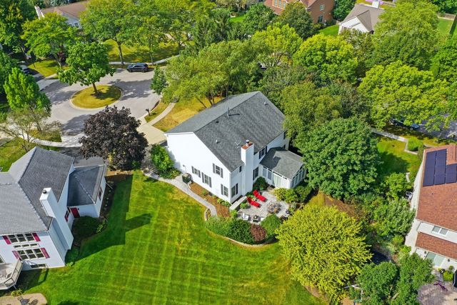 1 Fernwood Court, Algonquin, IL 60102