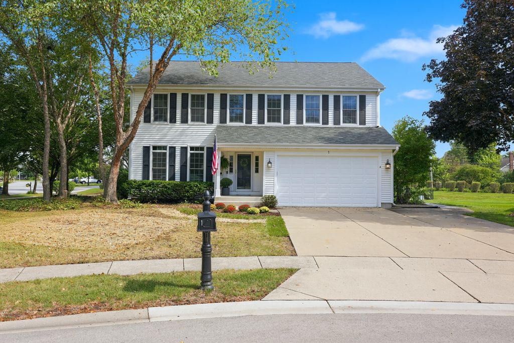1 Fernwood Court, Algonquin, IL 60102