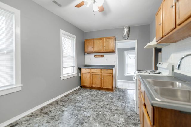 10440 S Torrence Avenue, Chicago, IL 60617