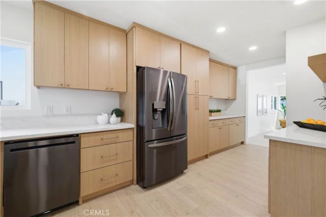 7446 Dempsey Avenue, Lake Balboa, CA 91406