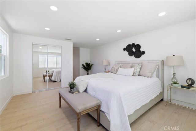 7446 Dempsey Avenue, Lake Balboa, CA 91406