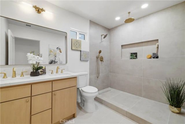 7446 Dempsey Avenue, Lake Balboa, CA 91406
