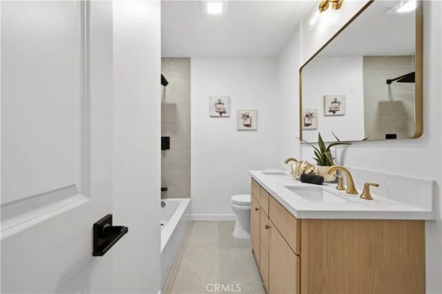 7446 Dempsey Avenue, Lake Balboa, CA 91406