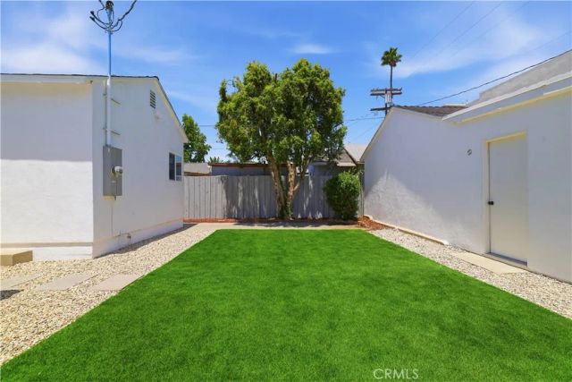 7446 Dempsey Avenue, Lake Balboa, CA 91406