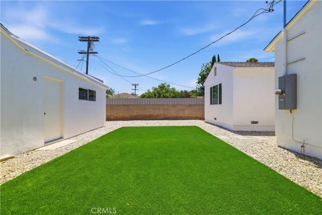 7446 Dempsey Avenue, Lake Balboa, CA 91406