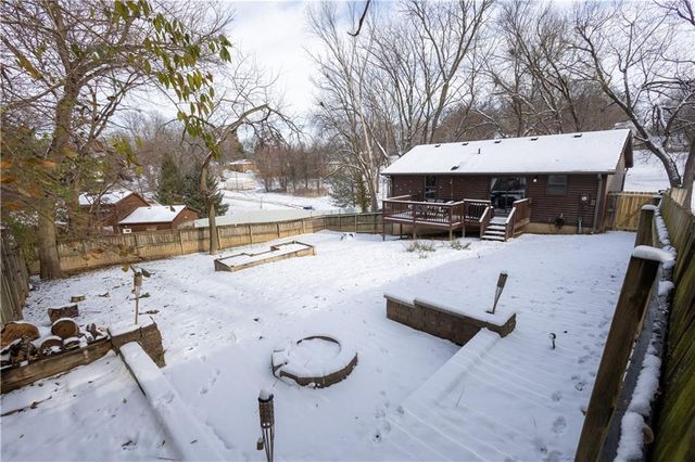 6320 Pamela Drive, St Joseph, MO 64504