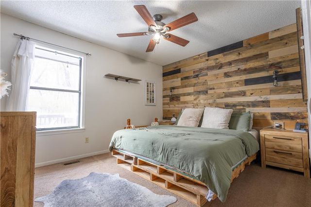 6320 Pamela Drive, St Joseph, MO 64504