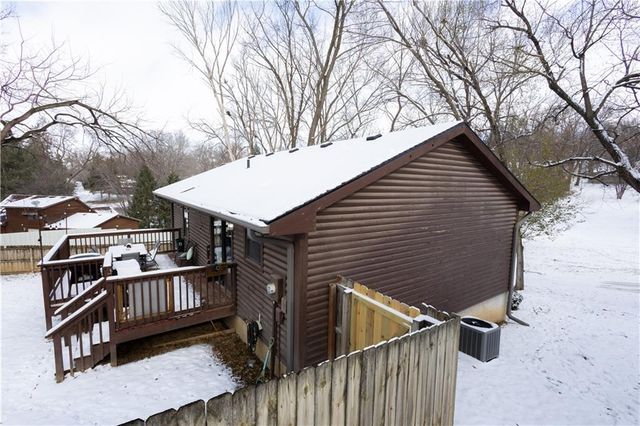 6320 Pamela Drive, St Joseph, MO 64504