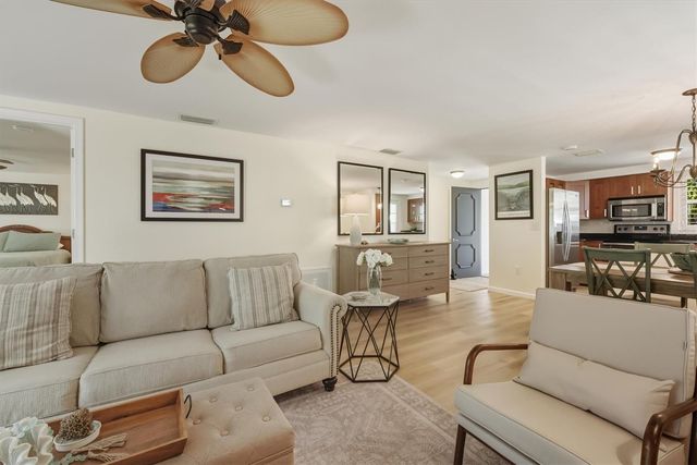 588 CIRCLEWOOD DRIVE S3-1, Venice, FL 34293