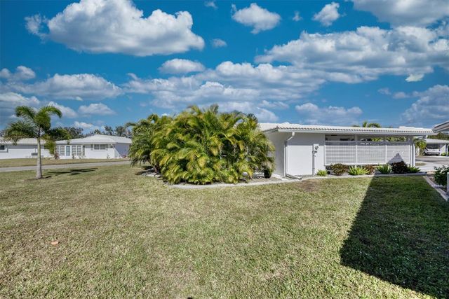 588 CIRCLEWOOD DRIVE S3-1, Venice, FL 34293