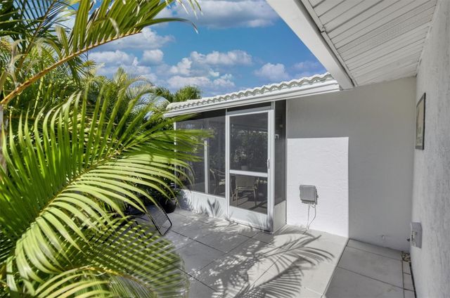 588 CIRCLEWOOD DRIVE S3-1, Venice, FL 34293