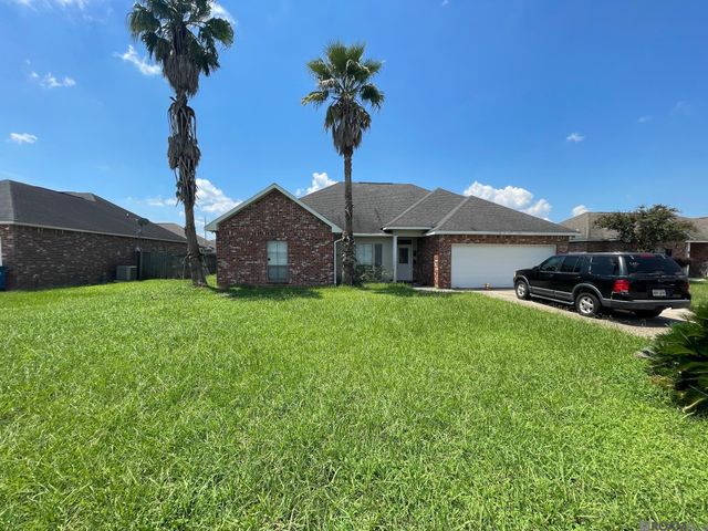 245 Melissa Dr, Port Allen, LA 70767