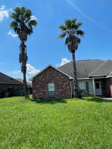 245 Melissa Dr, Port Allen, LA 70767