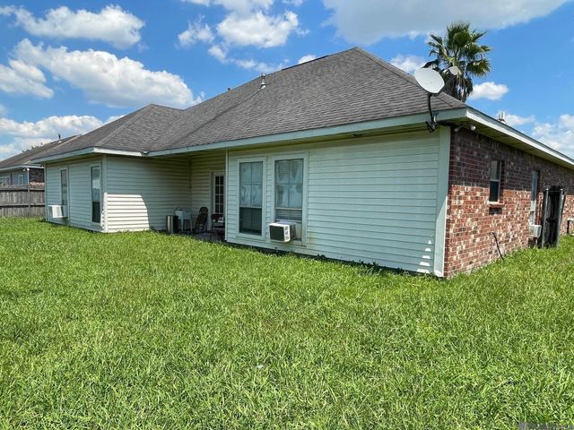 245 Melissa Dr, Port Allen, LA 70767