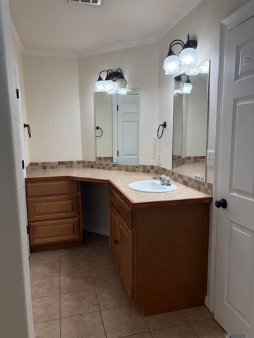 7716 Danielle Ave, Zachary, LA 70791