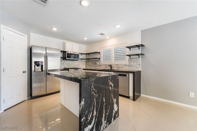 573 Shewsbury Avenue, Las Vegas, NV 89178