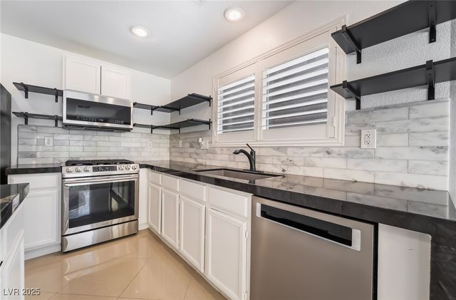 573 Shewsbury Avenue, Las Vegas, NV 89178