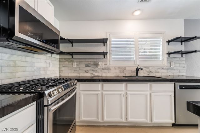 573 Shewsbury Avenue, Las Vegas, NV 89178