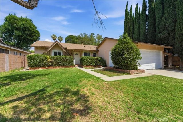 7738 Farralone, Canoga Park, CA 91304
