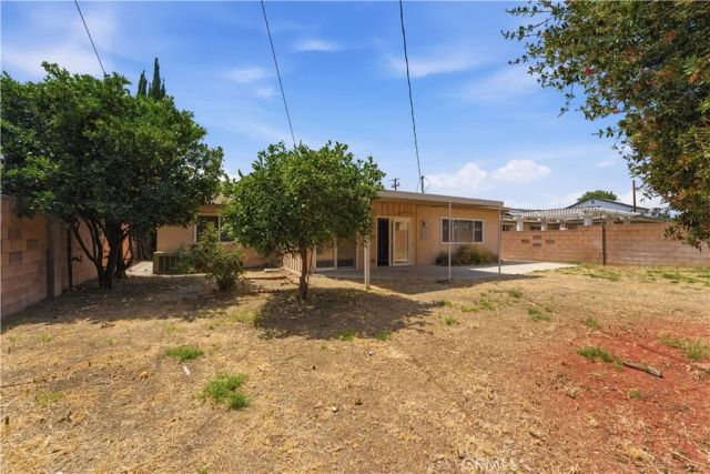 7738 Farralone, Canoga Park, CA 91304