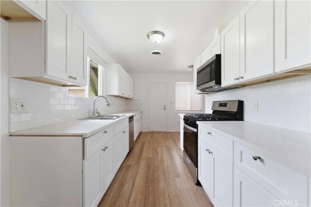 7738 Farralone, Canoga Park, CA 91304