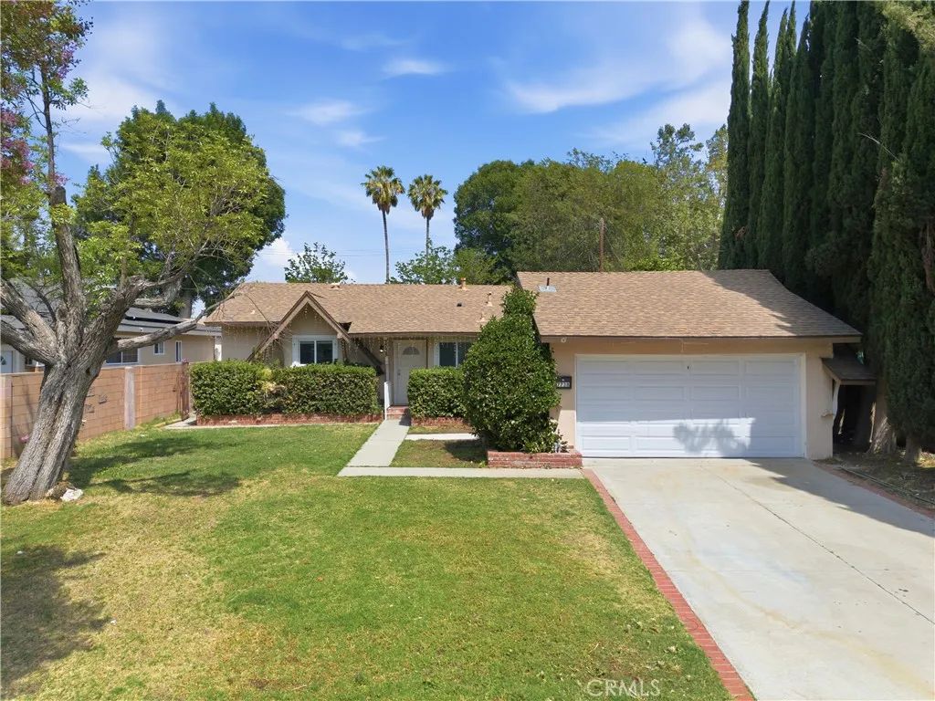 7738 Farralone, Canoga Park, CA 91304