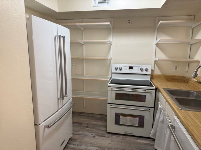 9807 Walnut Street 107, Dallas, TX 75243