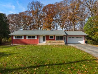 2 Dellwood Road, Norwich, CT 06360