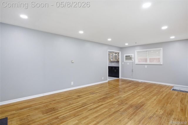 1906 Venice Street, Dearborn, MI 48124