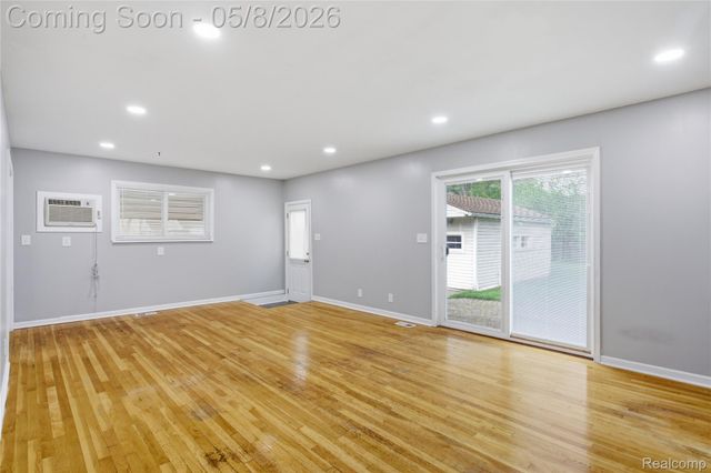 1906 Venice Street, Dearborn, MI 48124