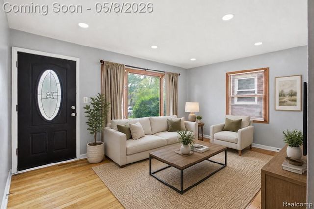 1906 Venice Street, Dearborn, MI 48124