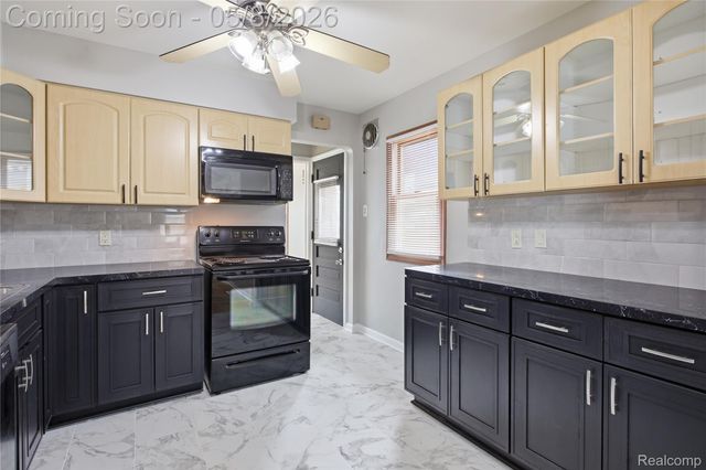 1906 Venice Street, Dearborn, MI 48124