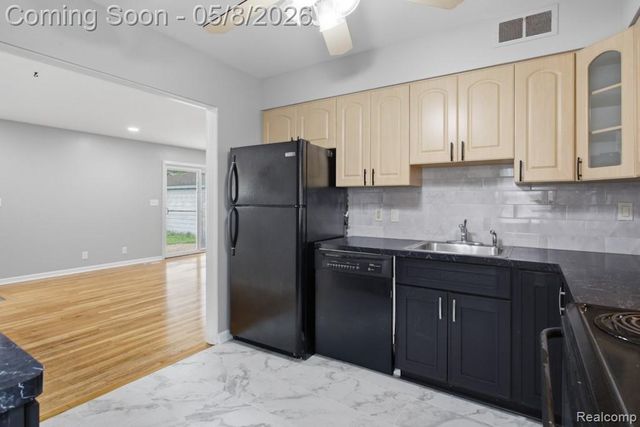 1906 Venice Street, Dearborn, MI 48124