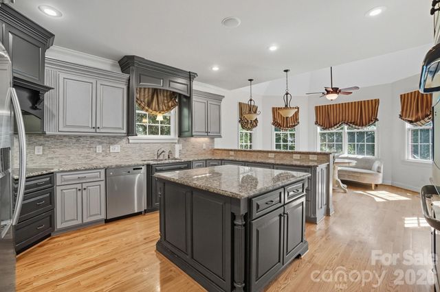 1209 Mossbank Place, Gastonia, NC 28056