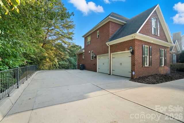 1209 Mossbank Place, Gastonia, NC 28056