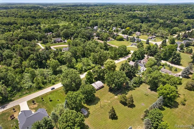 11141 Spencer Road, Brighton, MI 48114