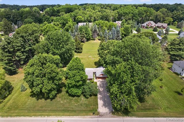 11141 Spencer Road, Brighton, MI 48114