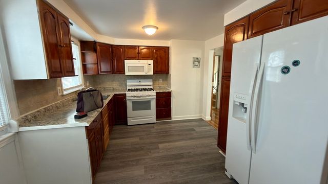 45 Howe St 4, Boston, MA 02125