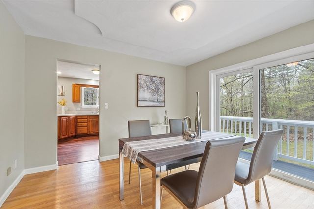 17 Stone Pound Ln, Atkinson, NH 03811