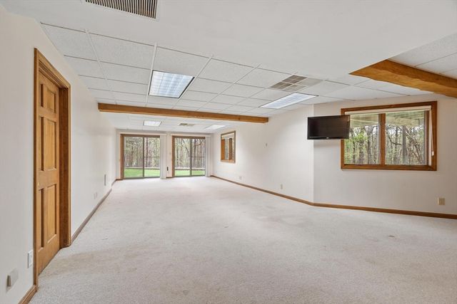 17 Stone Pound Ln, Atkinson, NH 03811