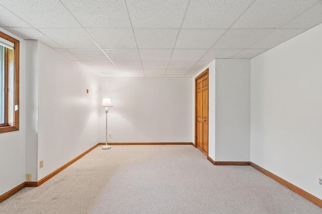17 Stone Pound Ln, Atkinson, NH 03811