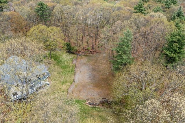 17 Stone Pound Ln, Atkinson, NH 03811