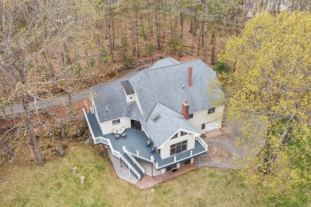 17 Stone Pound Ln, Atkinson, NH 03811
