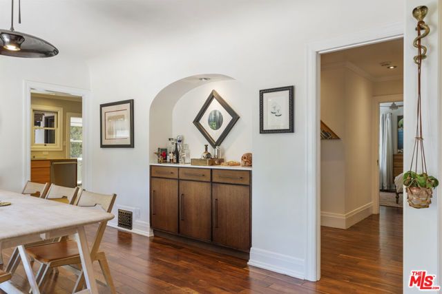 947 S Cloverdale Avenue, Los Angeles, CA 90036