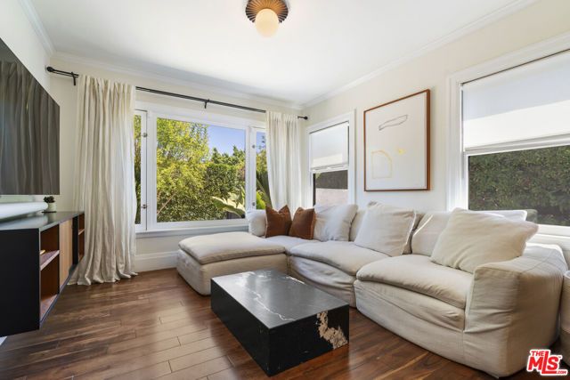 947 S Cloverdale Avenue, Los Angeles, CA 90036