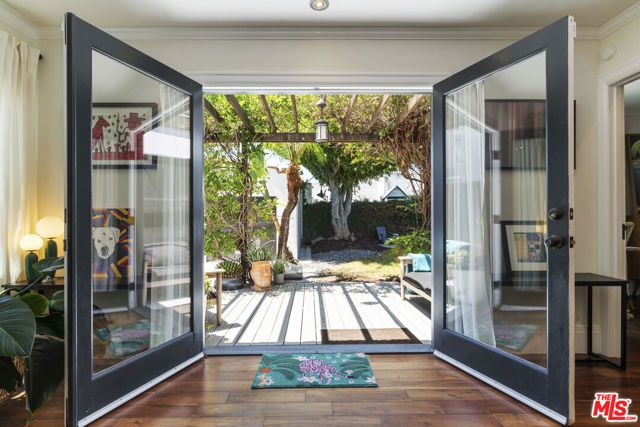 947 S Cloverdale Avenue, Los Angeles, CA 90036