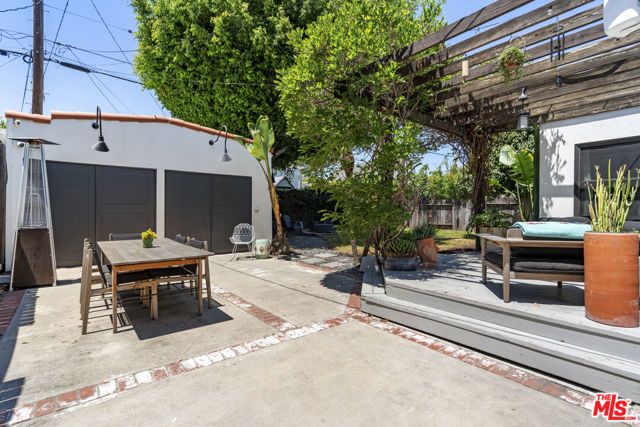 947 S Cloverdale Avenue, Los Angeles, CA 90036